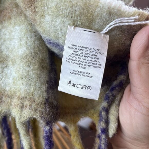 Aritzia  Wilfred Free Plaid Wool Blend Scarf  Fringe - Picture 4 of 9